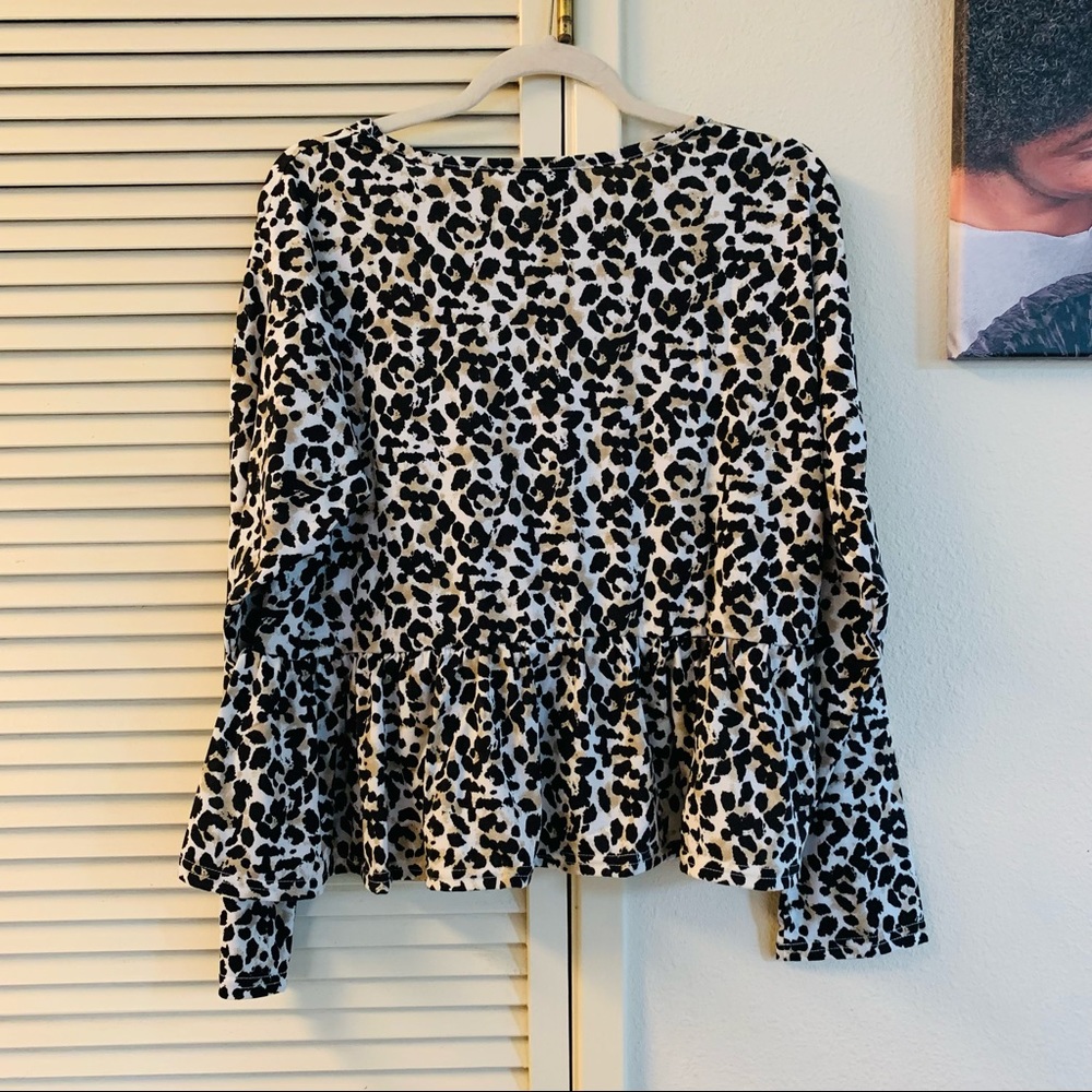 Leopard print long sleeves top